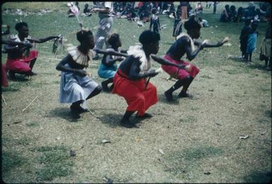 Nissan Island dancing (9) : Nissan Island, Papua New Guinea, 1960 / Terence and Margaret Spencer