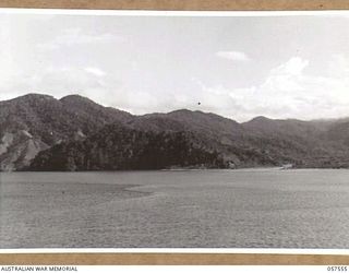 SALAMUA, NEW GUINEA. 1943-09-19. HARBOUR COASTLINE. TO JOIN PHOTOGRAPHS 57554 AND 57556
