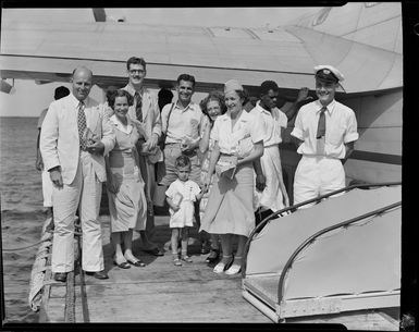 Tasman Empire Airways Ltd, courtesy flight, crew and passengers, Suva, Fiji