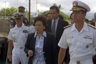 US Navy (USN) Admiral (ADM) Thomas B. Fargo (right), Commander-in-CHIEF, US Pacific Fleet and Her Excellency Makiko Tanaka, Minister of Foreign Affairs, Japan. Mrs. Tanaka came to lend her support and received an update on the USN led effort during recovery operations for the Japanese fishing vessel Ehime Maru