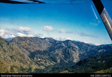 Upper Chimbu Valley (flight) - Kamanggu