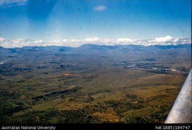 Upper Chimbu Valley (flight) - Asaro