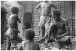 Laete'eboo and children in front of men's house