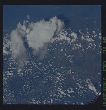 STS073-718-045 - STS-073 - Earth observations taken from shuttle orbiter Columbia