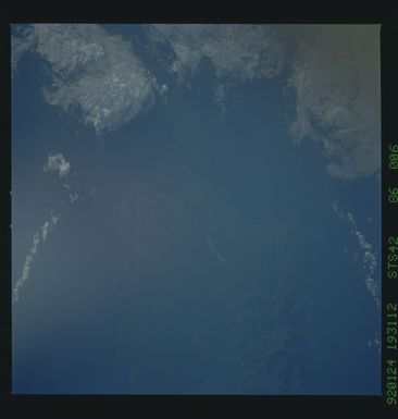 S42-86-006 - STS-042 - STS-42 earth observations