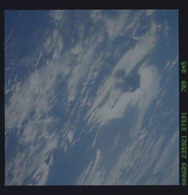 STS091-709-045 - STS-091 - Earth observations taken from orbiter Discovery during STS-91 mission