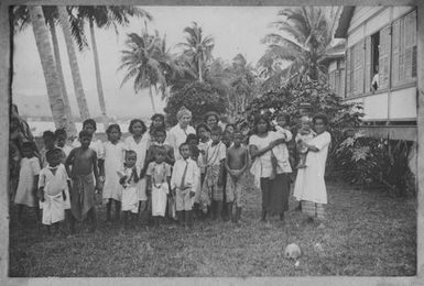 Farewell party at Mulinu'u, Samoa. From the album: Skerman family album