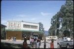 Mount Hagen: street scene, mural