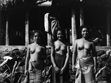 [Portrait of three young Pacific Island women]