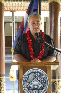 [Assignment: 48-DPA-SOI_K_Amer_Sam] Pacific Islands Tour: Visit of Secretary Dirk Kemmpthorne [and aides] to American Samoa, U.S. Territory [48-DPA-SOI_K_Amer_Sam__DI15663.JPG]