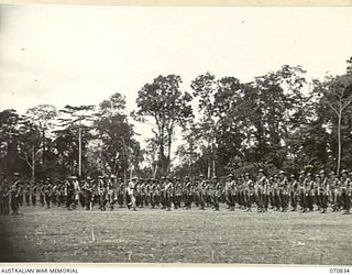 LAE, NEW GUINEA, 1944-03-08. VX10308 MAJOR-GENERAL F.H. BERRYMAN, CBE, DSO, (1), GENERAL OFFICER COMMANDING 2ND AUSTRALIAN CORPS, INSPECTING UNITS OF THE 29TH INFANTRY BRIGADE. THE BRIGADE HAS SEEN ..