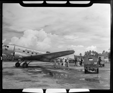 Aeroplane, Qantas Empire Airways Ltd, Los Negros Airstrip, Admiralty Islands group, Bismarck Archipelago, Papua New Guinea