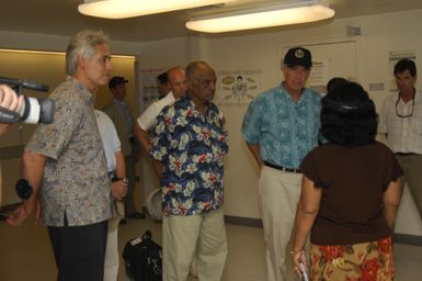 [Assignment: 48-DPA-SOI_K_Kwajalein_6-11-07] Pacific Islands Tour: Visit of Secretary Dirk Kempthorne [and aides] to Kwajalein Atoll, of the Republic of Marshall Islands [48-DPA-SOI_K_Kwajalein_6-11-07__DI14320.JPG]