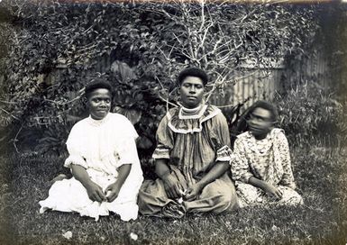 Three Ni-Vanuatu Girls, Nguna