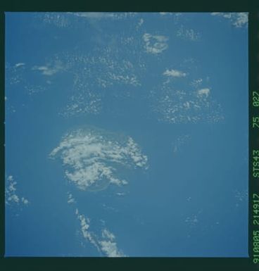 S43-75-027 - STS-043 - STS-43 earth observations