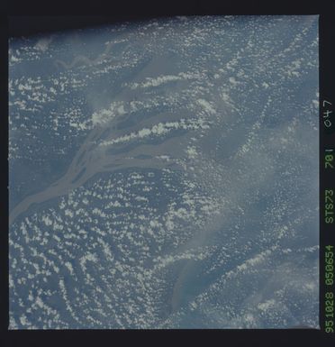 STS073-701-047 - STS-073 - Earth observations taken from shuttle orbiter Columbia