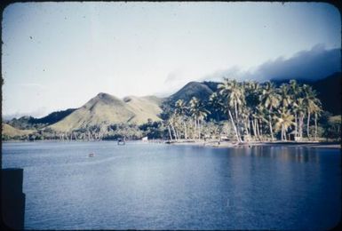 Approaching Esa'ala Station (Subdistrict Headquarters) (3) : Normanby Island, D'Entrecasteaux Islands, Papua New Guinea, 1956-1959 / Terence and Margaret Spencer