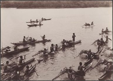 Solomon Islanders in canoes on Graciosa Bay, Santa Cruz Islands, 1906, 4 / J.W. Beattie