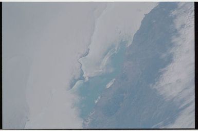 STS105-341-007 - STS-105 - Earth observation taken during STS-105