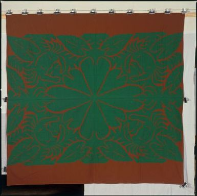 Tivaevae manu, taro leaves and crabs pattern, by Grace Ngaputa