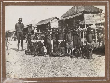 Children on a beach, Port Moresby, 1914