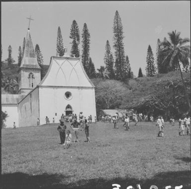 Islanders coming out of church, Isle of Pines, New Caledonia, 1967 / Michael Terry