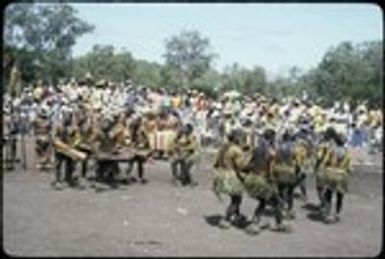 Port Moresby show: dancers with kundu drums