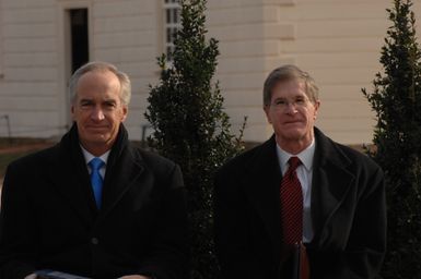 [Assignment: 48-DPA-01-12-09_SOI_K_Mt_Vernon] Visit of Secretary Dirk Kempthorne to Mount Vernon Estate and Gardens, Mount Vernon, Virginia, [for touring and announcement of the U.S. nomination of the George Washington home, along with the Papahanaumokuakea Marine National Monument in Hawaii, for inclusion on the United Nations Educational, Scientific, and Cultural Organization's (UNESCO's) World Heritage List. Joining Secretary Kempthorne for the announcement was James Rees, Executive Director of the Mount Vernon Estate and Gardens.] [48-DPA-01-12-09_SOI_K_Mt_Vernon_DOI_5687.JPG]