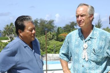 [Assignment: 48-DPA-SOI_K_Majuro_6-11-12-07] Pacific Islands Tour: Visit of Secretary Dirk Kempthorne [and aides] to Majuro Atoll, of the Republic of Marshall Islands [48-DPA-SOI_K_Majuro_6-11-12-07__DI14715.JPG]