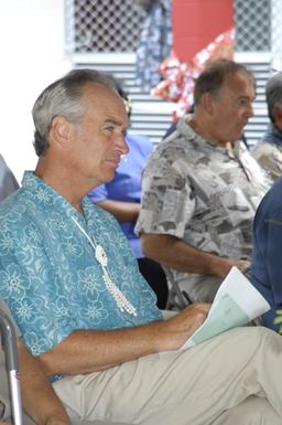 [Assignment: 48-DPA-SOI_K_Majuro_6-11-12-07] Pacific Islands Tour: Visit of Secretary Dirk Kempthorne [and aides] to Majuro Atoll, of the Republic of Marshall Islands [48-DPA-SOI_K_Majuro_6-11-12-07__DI14593.JPG]