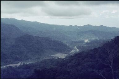 The road to Panguna : Bougainville Island, Papua New Guinea, March 1971 / Terence and Margaret Spencer