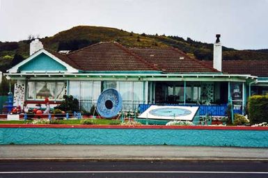 Whare anga pāua