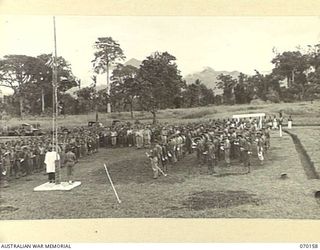 DUMPU, NEW GUINEA. 1944-02-06. THE DEDICATION SERVICE AT THE DUMPU WAR CEMETERY (JOIN-UP WITH 070159)