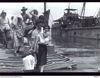 RABAUL, NEW BRITAIN, 1946-03-12. A FEDERAL INVESTIGATION COMMITTEE INSPECTED THE JAPANESE DESTROYER YUZUKI FOLLOWING OVERCROWDING ALLEGATIONS BY THE AUSTRALIAN PRESS. THE SHIP EMBARKED 1005 ..