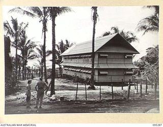 PALMALMAL PLANTATION, JACQUINOT BAY, NEW BRITAIN, 1945-08-14. THE AUSTRALIAN ARMY MEDICAL WOMEN'S SERVICE QUARTERS, 2/8 GENERAL HOSPITAL