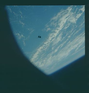 S08-41-2310 - STS-008 - Earth observations taken during STS-8 mission