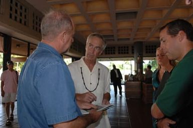[Assignment: 48-DPA-09-30-08_SOI_K_NPS_Arizona] Visit of Secretary Dirk Kempthorne and aides to the U.S.S. Arizona Memorial, Pearl Harbor, Honolulu, Hawaii, [for tours, discussions with local officials] [48-DPA-09-30-08_SOI_K_NPS_Arizona_DOI_0941.JPG]