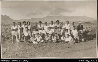 Fijian labour women, Lega Lega