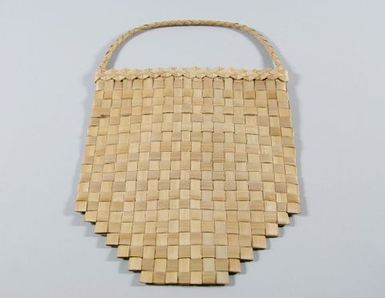 Kete pāpā (basket)