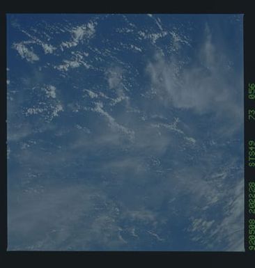 S49-73-056 - STS-049 - Earth observations taken during the STS-49 mission