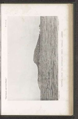 ["Gezicht op een eiland in een lagune in Fiji", "Yavutha from the souteast, inside Yangasa lagoon"]