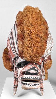 Malagan dancing mask