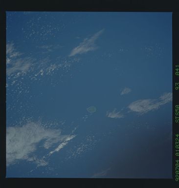 STS050-93-041 - STS-050 - STS-50 earth observations