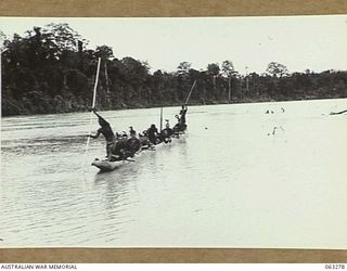 RAMU RIVER, FAITA AREA, NEW GUINEA. 1944-01-07. MEMBERS OF A PATROL OF THE 2/2ND COMMANDO SQUADRON RETURNING DOWN RIVER AFTER AN 8 DAY MARCH INTO JAPANESE HELD TERRITORY TOWARDS BOGADJIM. SHOWN ..