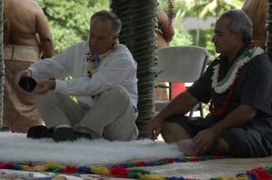 [Assignment: 48-DPA-SOI_K_Amer_Sam] Pacific Islands Tour: Visit of Secretary Dirk Kemmpthorne [and aides] to American Samoa, U.S. Territory [48-DPA-SOI_K_Amer_Sam__DI15074.JPG]