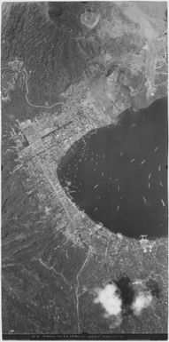 [Aerial photographs relating to the Japanese occupation of Rabaul and vicinity, Papua New Guinea, 1943] [Simpson Harbour and Tavurvur volcano]. (31)