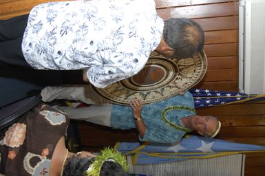 [Assignment: 48-DPA-SOI_K_Pohnpei_6-10-11-07] Pacific Islands Tour: Visit of Secretary Dirk Kempthorne [and aides] to Pohnpei Island, of the Federated States of Micronesia [48-DPA-SOI_K_Pohnpei_6-10-11-07__DI13727.JPG]