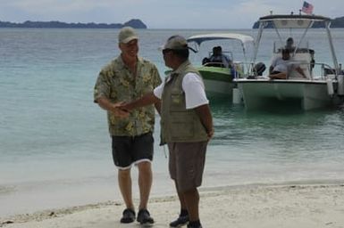 [Assignment: 48-DPA-SOI_K_Palau_6-7-9-07] Pacific Islands Tour: Visit of Secretary Dirk Kempthorne [and aides] to Palau Islands, Republic of Palau [48-DPA-SOI_K_Palau_6-7-9-07__DI12665.JPG]