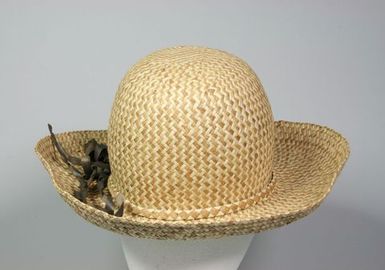 Pulou laufa (hat made from pandanus)