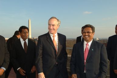 [Assignment: 48-DPA-02-25-08_SOI_K_Pres_Palau] Secretary Dirk Kempthorne [meeting at Main Interior] with government delegation from the Republic of Palau, [led by Palau President Tommy Remengesau. Secretary Kempthorne and President Remengesau discussed, among other subjects, the possibility of creating a National Heritage Area on the Palau island of Peleliu, along with the upcoming Review of the Palau-U.S. Compact of Free Association.] [48-DPA-02-25-08_SOI_K_Pres_Palau_IOD_1130.JPG]